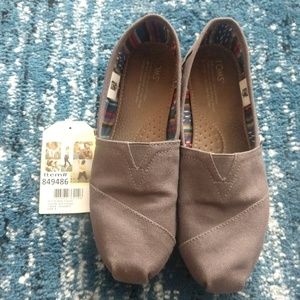 Classic Women's Toms, Ash Canvas Brown, Size 8